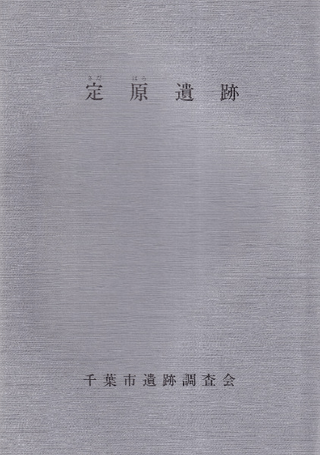 긶